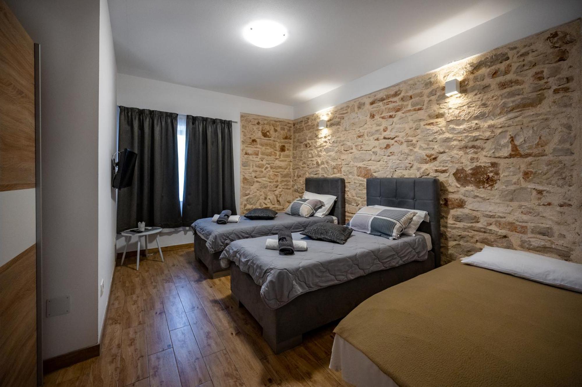 PUY Sonia Rooms מראה חיצוני תמונה