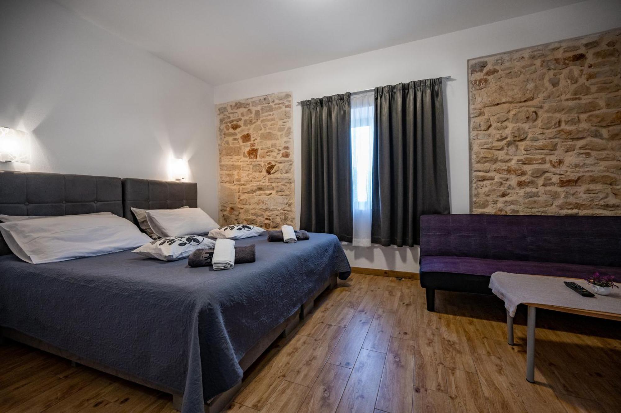 PUY Sonia Rooms מראה חיצוני תמונה