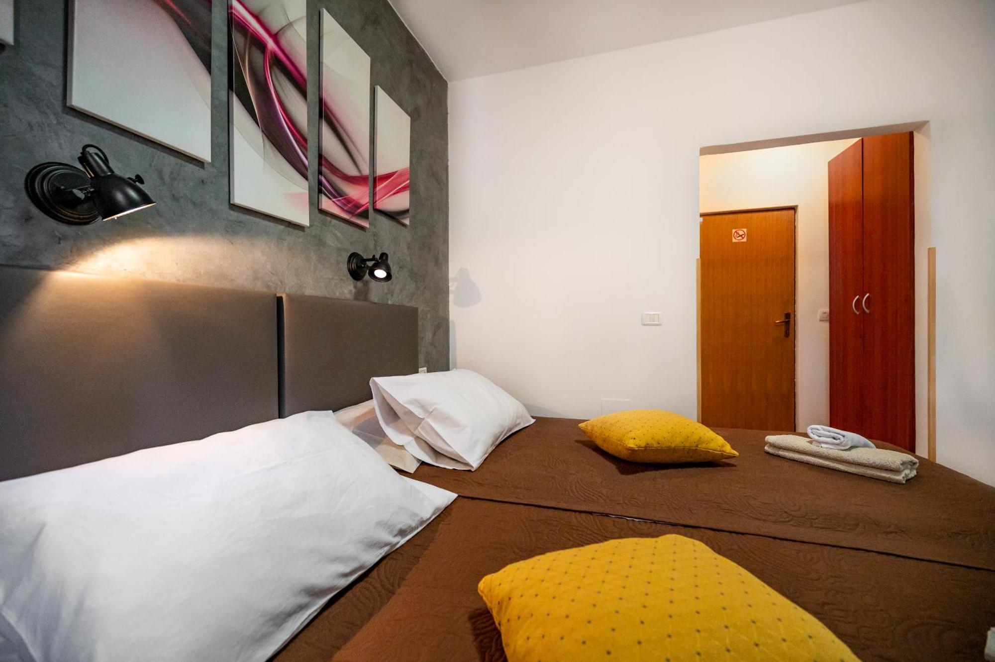 PUY Sonia Rooms מראה חיצוני תמונה