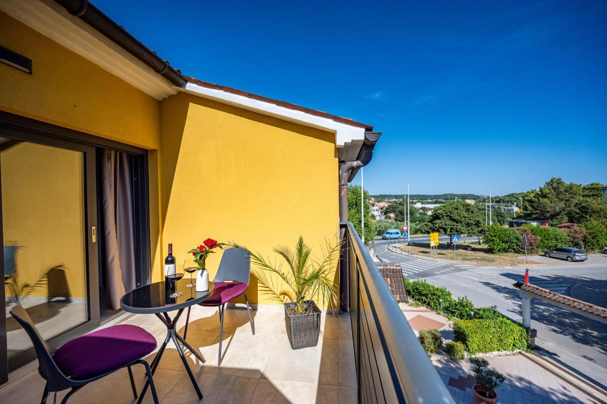 PUY Sonia Rooms מראה חיצוני תמונה